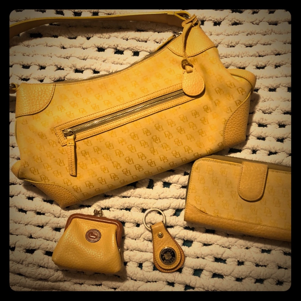 Dooney & Bourke shoulder bag